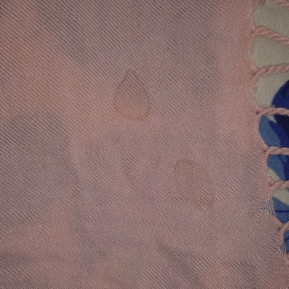 Pink viscose fringe pashmina - Picture 2 of 2